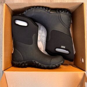 Bogs Black Insulated Boots
